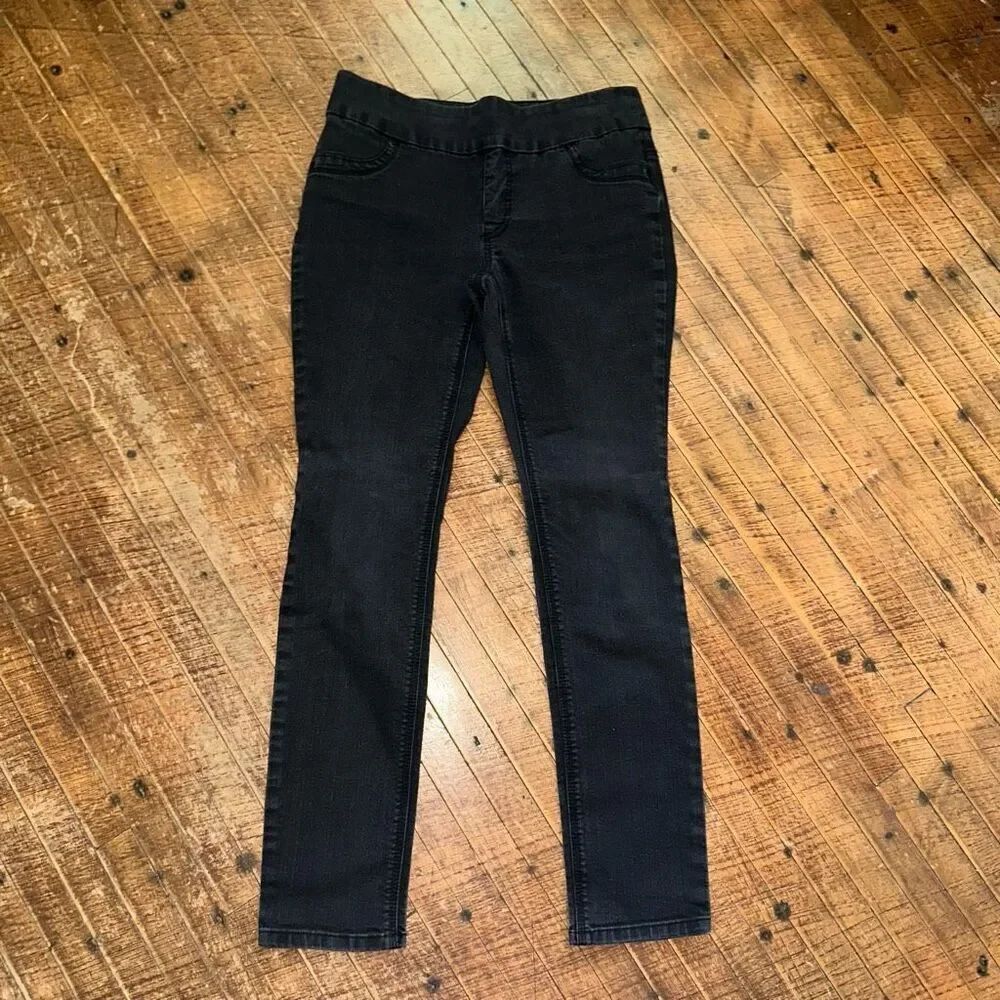 Chico’s 0/S black stretchy travelcore pull on pants